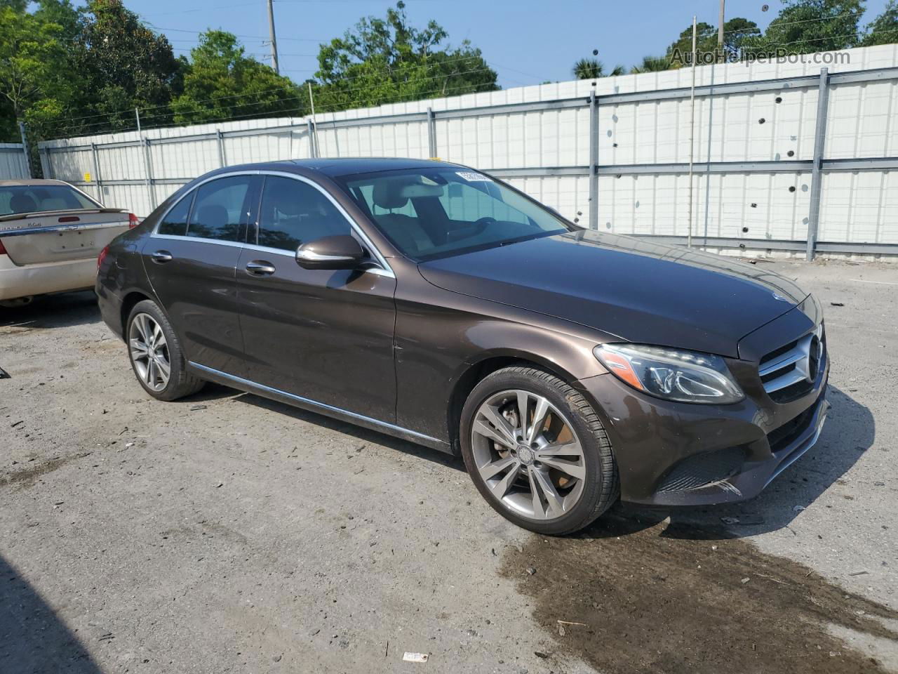 2015 Mercedes-benz C 300 Коричневый vin: 55SWF4JB1FU046171