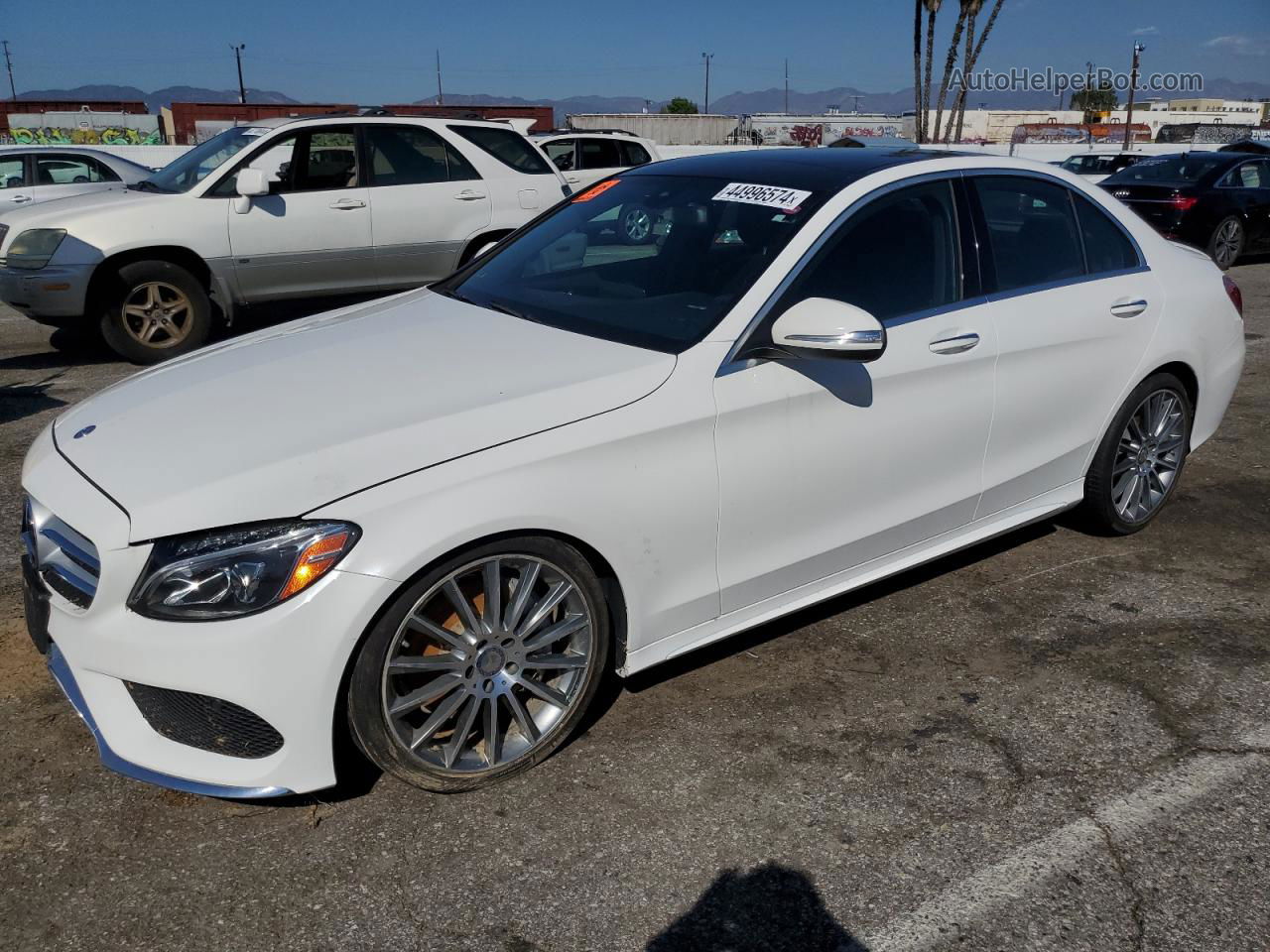 2015 Mercedes-benz C 300 White vin: 55SWF4JB1FU064475