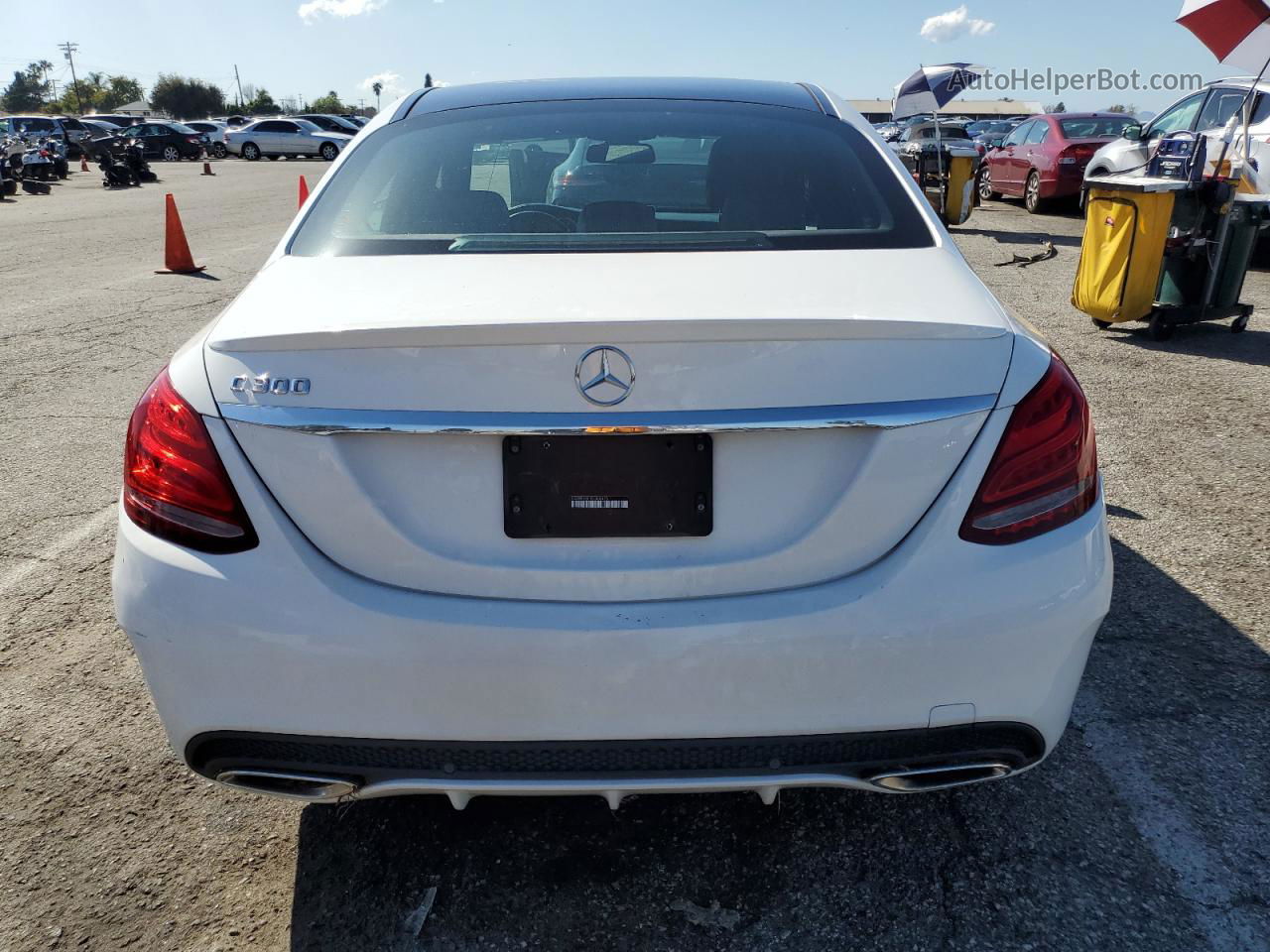 2015 Mercedes-benz C 300 Белый vin: 55SWF4JB1FU064475