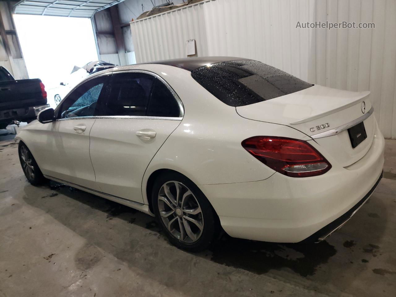 2015 Mercedes-benz C 300 Белый vin: 55SWF4JB1FU069868