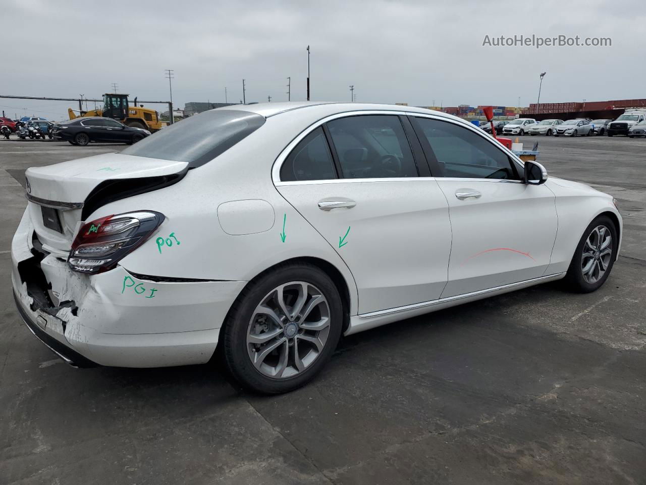 2015 Mercedes-benz C 300 White vin: 55SWF4JB1FU076884