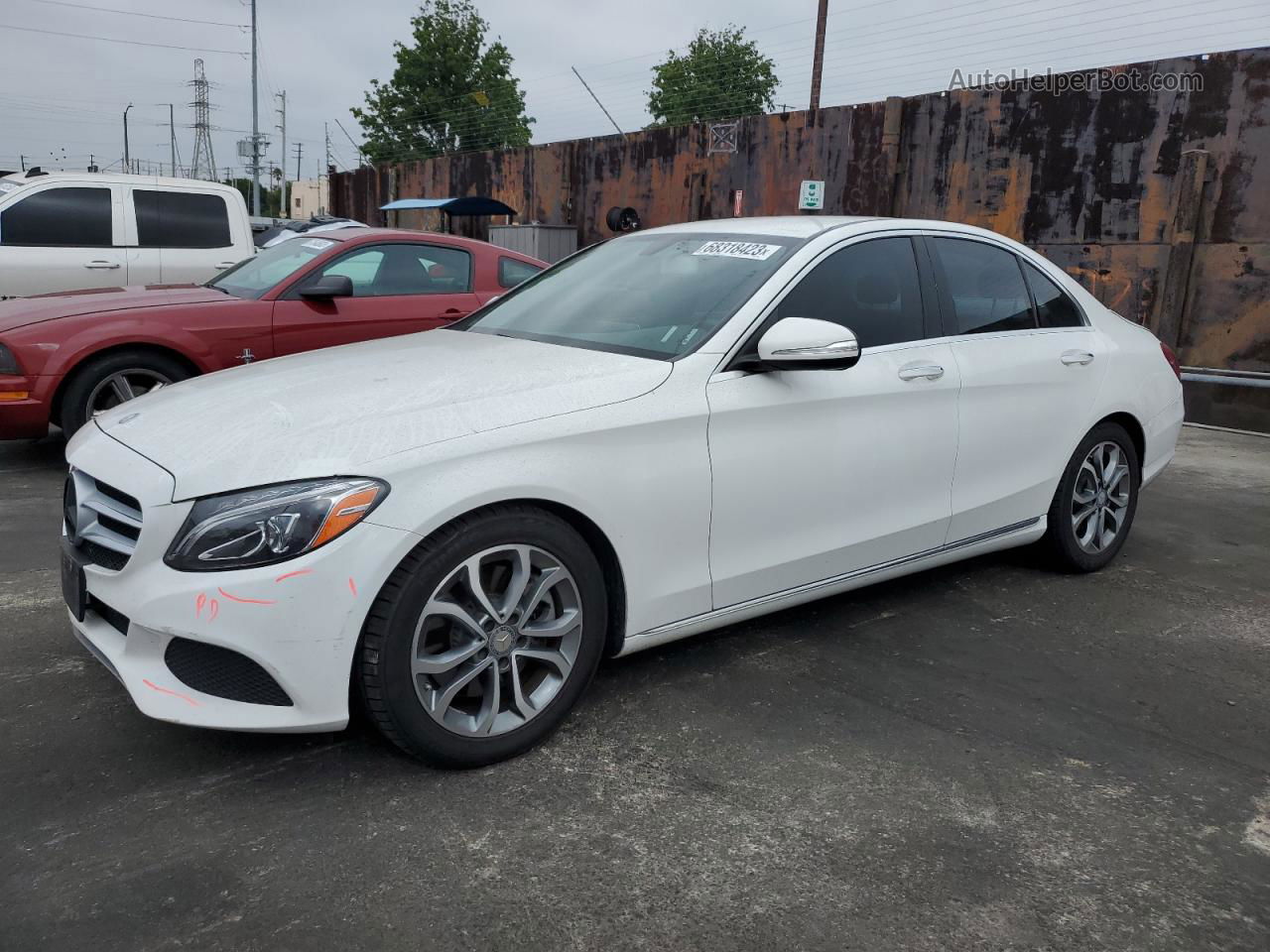 2015 Mercedes-benz C 300 White vin: 55SWF4JB1FU076884