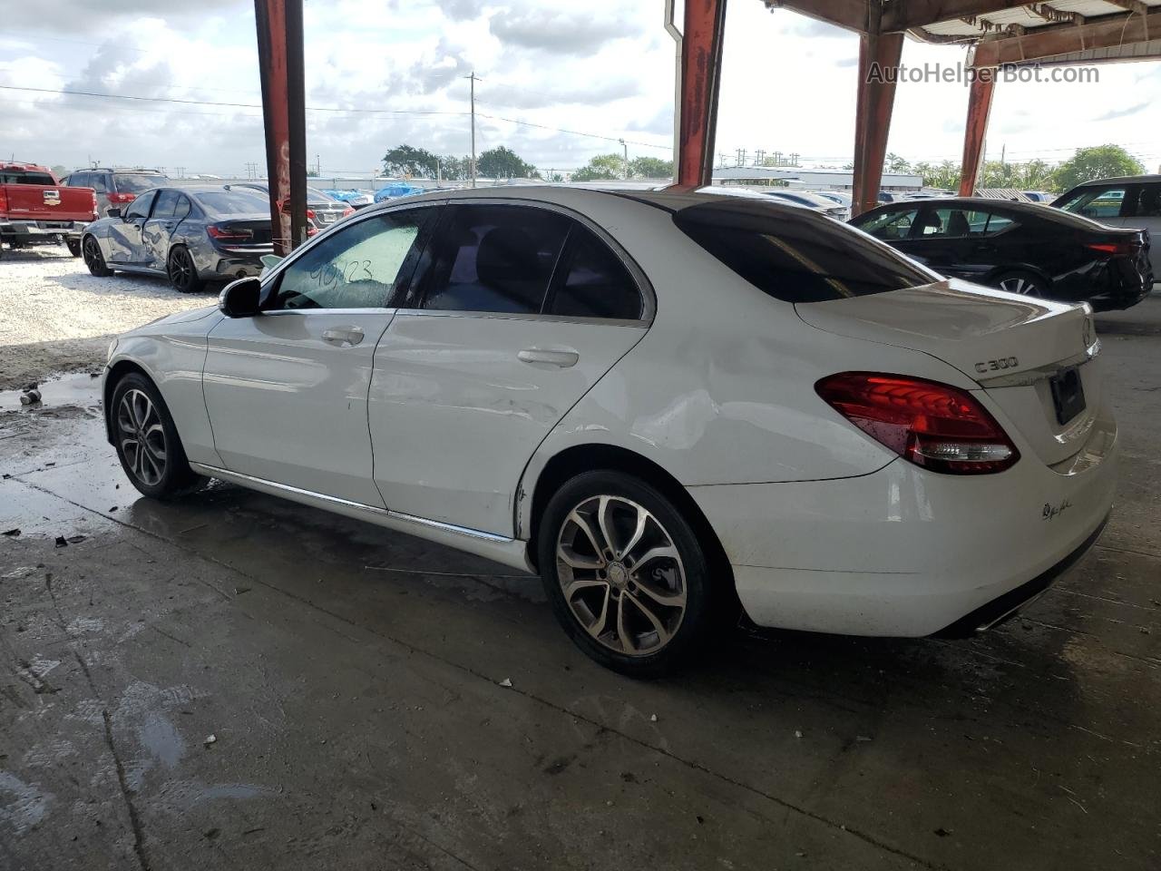 2015 Mercedes-benz C 300 White vin: 55SWF4JB2FU049368