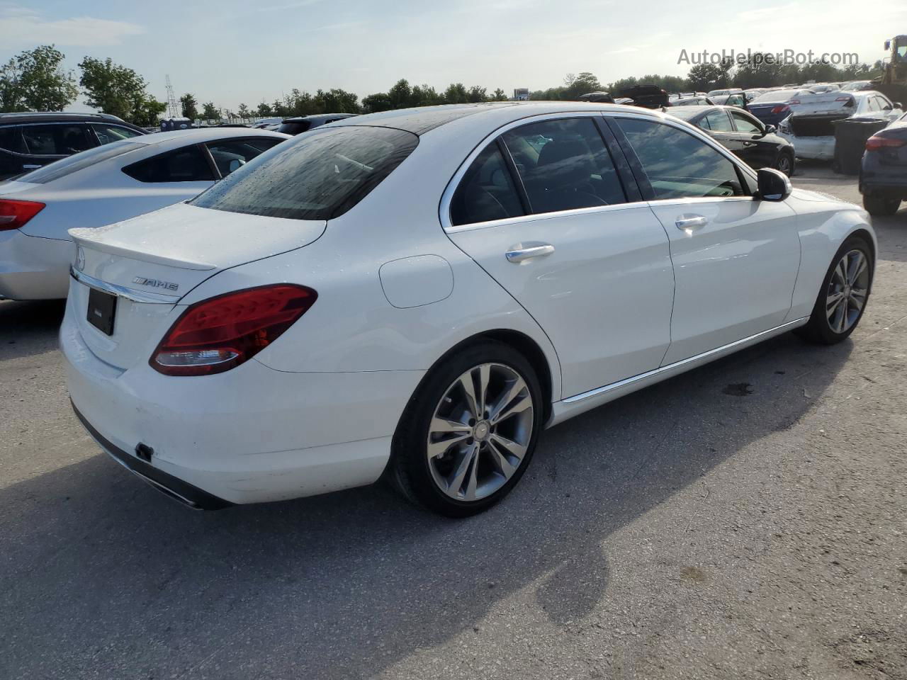 2015 Mercedes-benz C 300 White vin: 55SWF4JB3FU095744