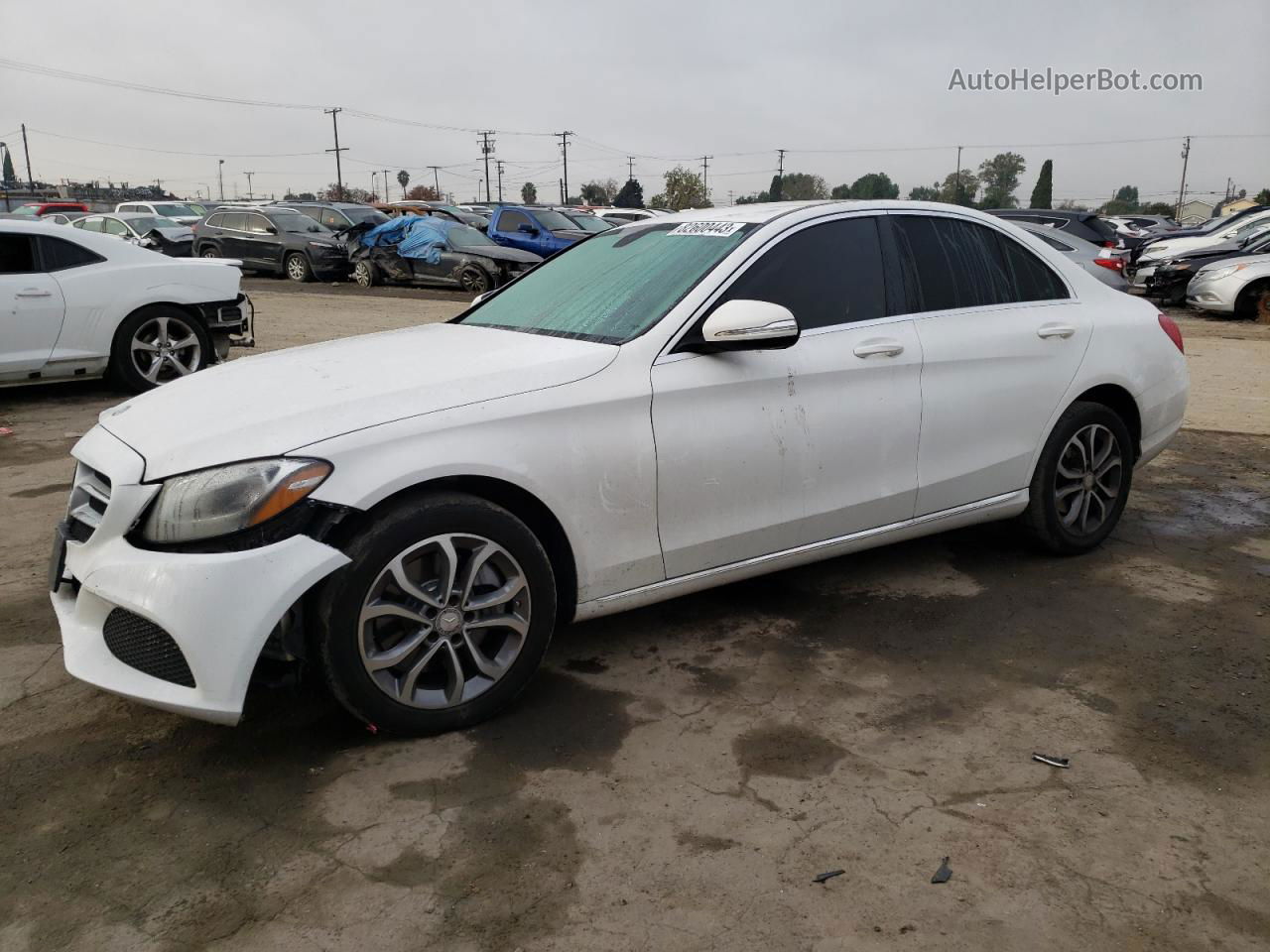 2015 Mercedes-benz C 300 White vin: 55SWF4JB4FU050165