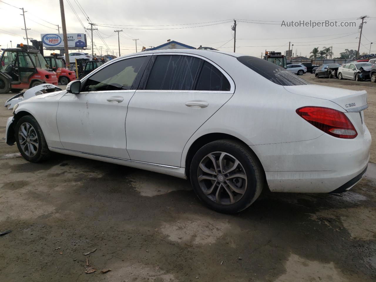 2015 Mercedes-benz C 300 Белый vin: 55SWF4JB4FU050165