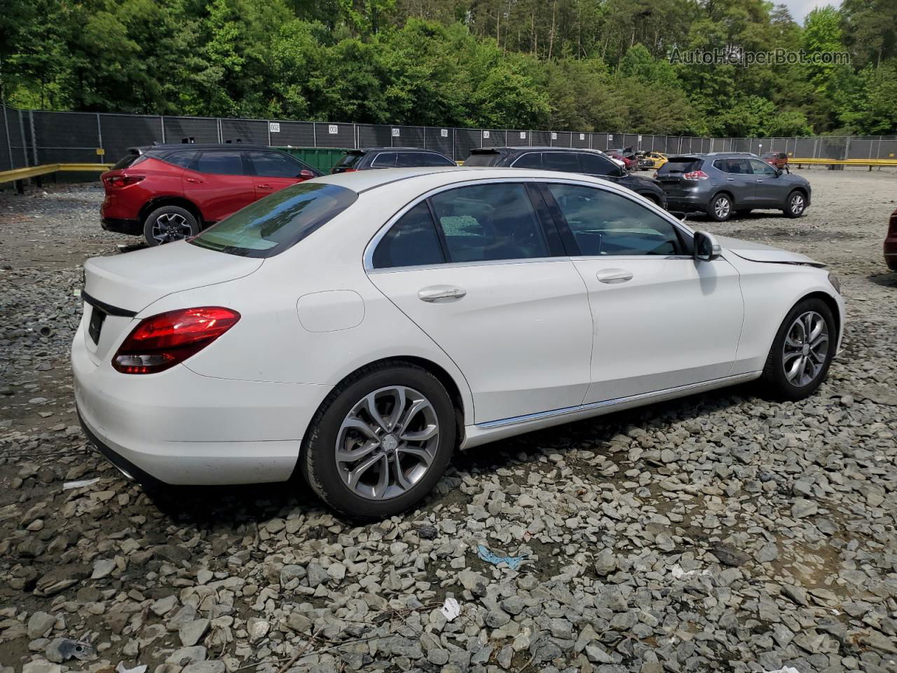 2015 Mercedes-benz C 300 White vin: 55SWF4JB4FU067709