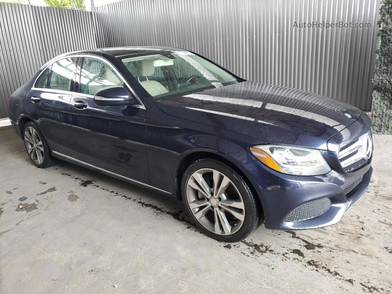 2015 Mercedes-benz C 300 Синий vin: 55SWF4JB5FU093705