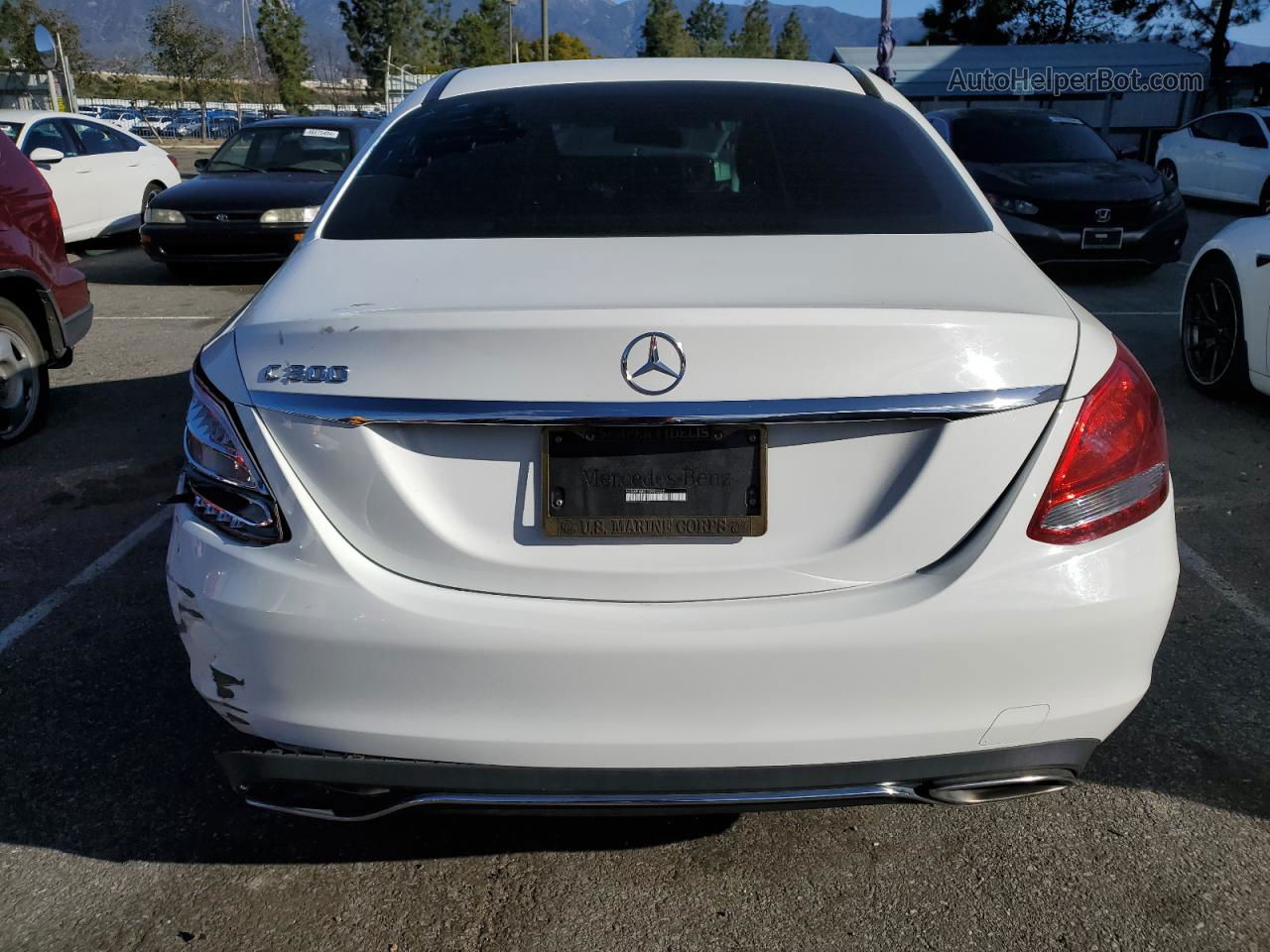 2015 Mercedes-benz C 300 White vin: 55SWF4JB5FU095325