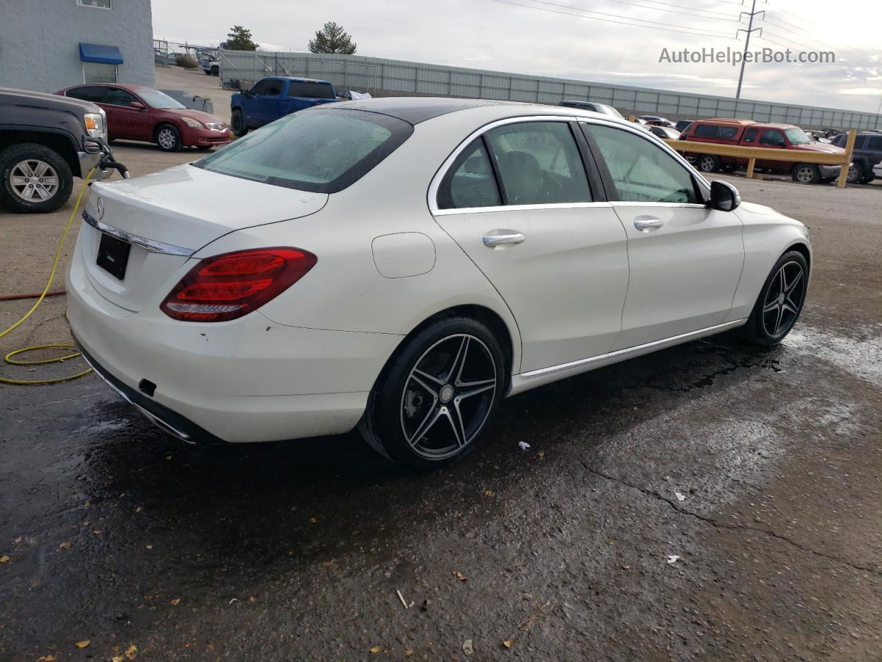 2015 Mercedes-benz C 300 White vin: 55SWF4JB6FU071700