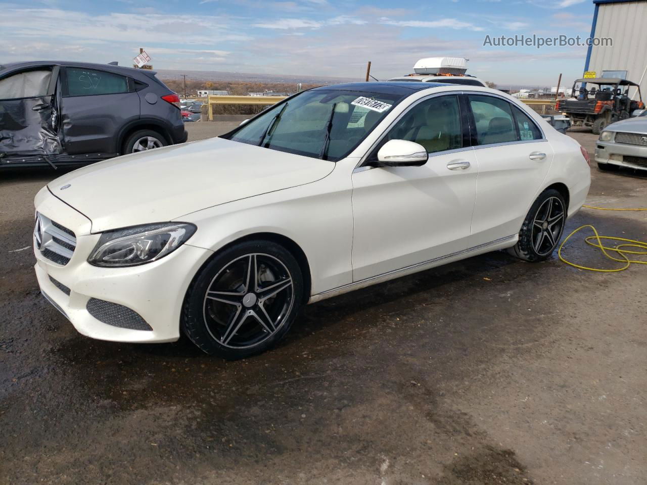 2015 Mercedes-benz C 300 White vin: 55SWF4JB6FU071700