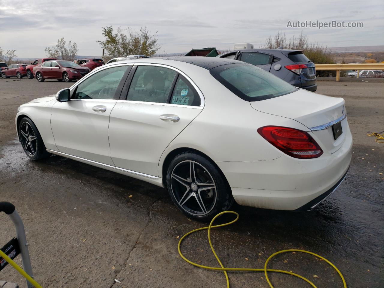 2015 Mercedes-benz C 300 White vin: 55SWF4JB6FU071700