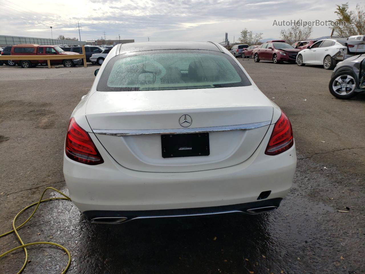 2015 Mercedes-benz C 300 White vin: 55SWF4JB6FU071700