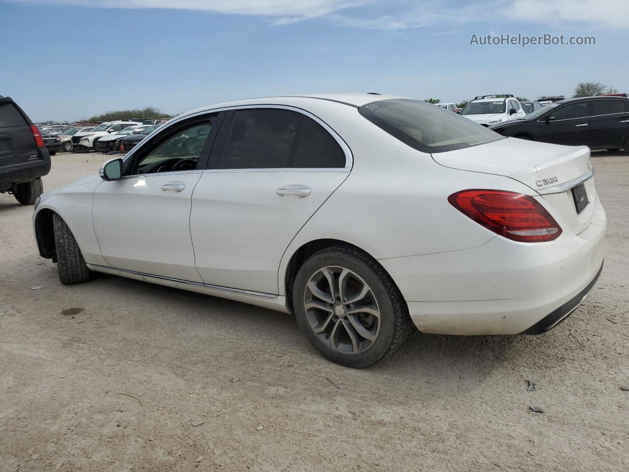 2015 Mercedes-benz C 300 White vin: 55SWF4JB7FU043985