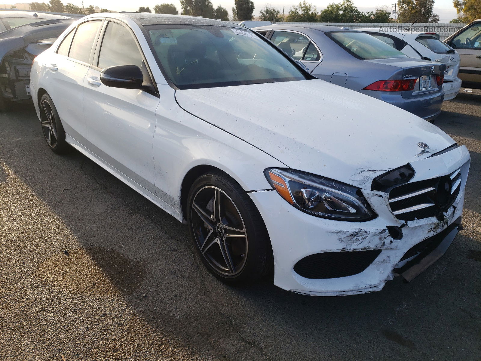 2018 Mercedes-benz C 300 White vin: 55SWF4JB7JU234900