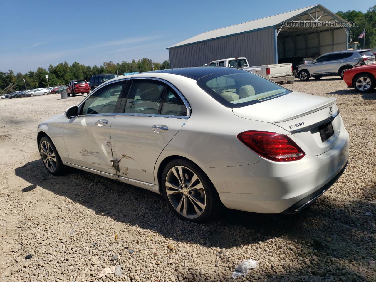 2015 Mercedes-benz C 300 White vin: 55SWF4JB8FU054476