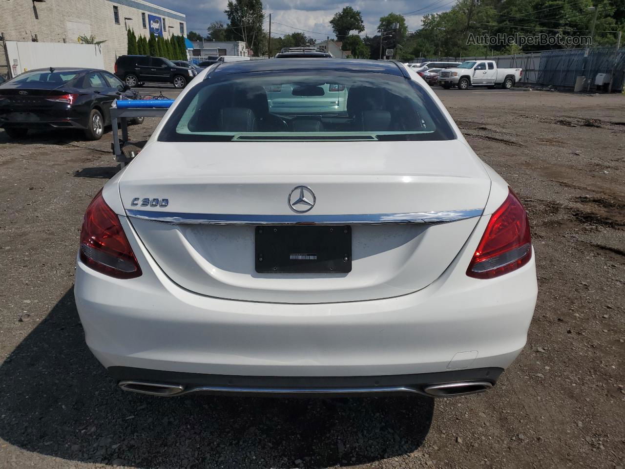 2015 Mercedes-benz C 300 White vin: 55SWF4JB8FU093004