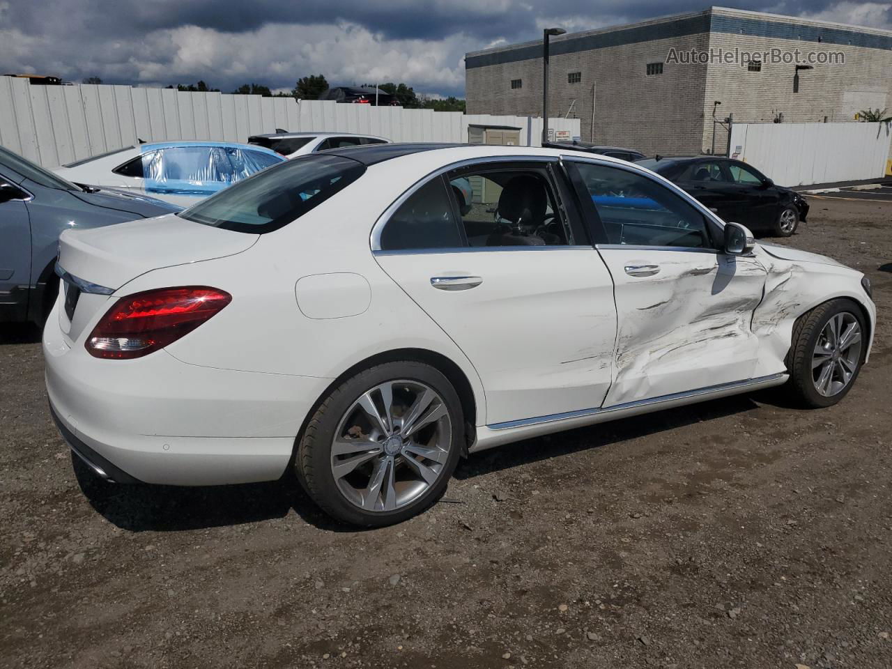 2015 Mercedes-benz C 300 Белый vin: 55SWF4JB8FU093004