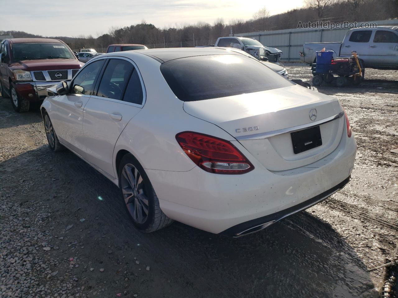 2015 Mercedes-benz C 300 White vin: 55SWF4JB8FU096016