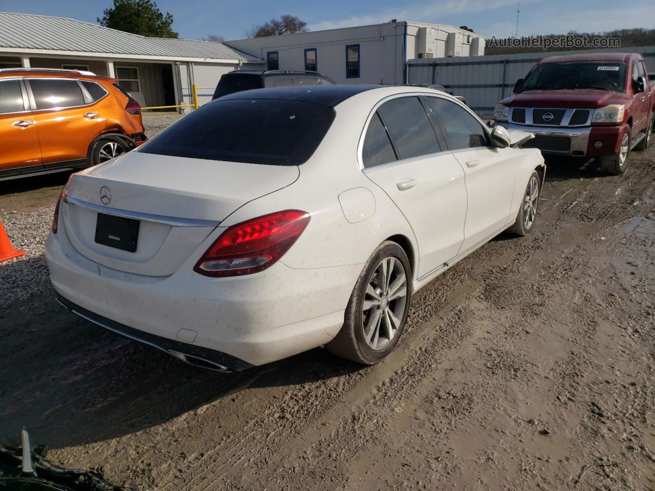 2015 Mercedes-benz C 300 White vin: 55SWF4JB8FU096016