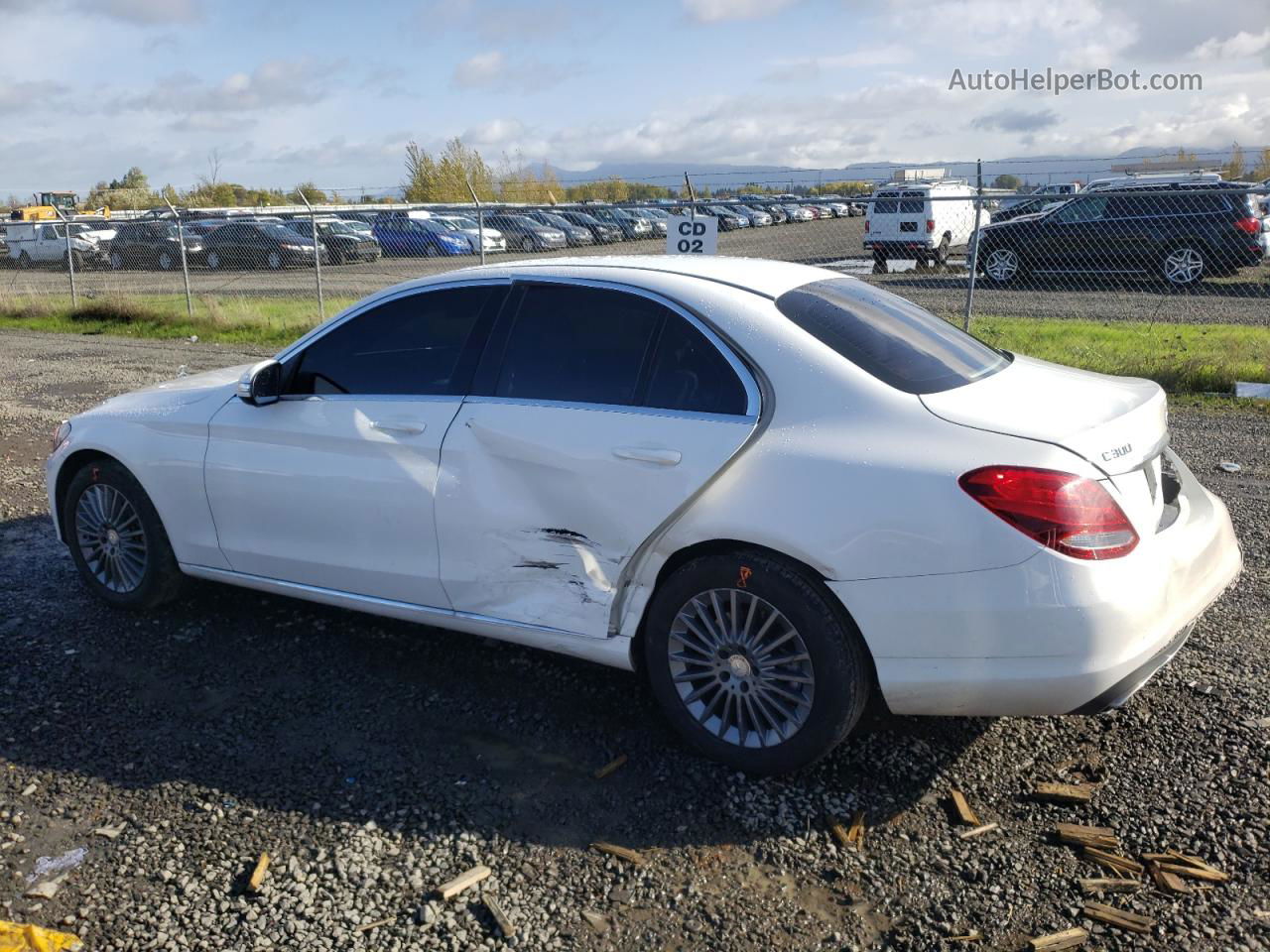 2015 Mercedes-benz C 300 4matic Белый vin: 55SWF4KB0FU040957