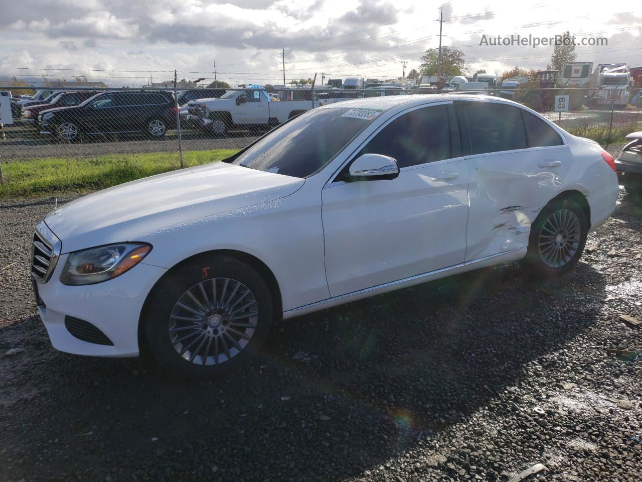 2015 Mercedes-benz C 300 4matic White vin: 55SWF4KB0FU040957