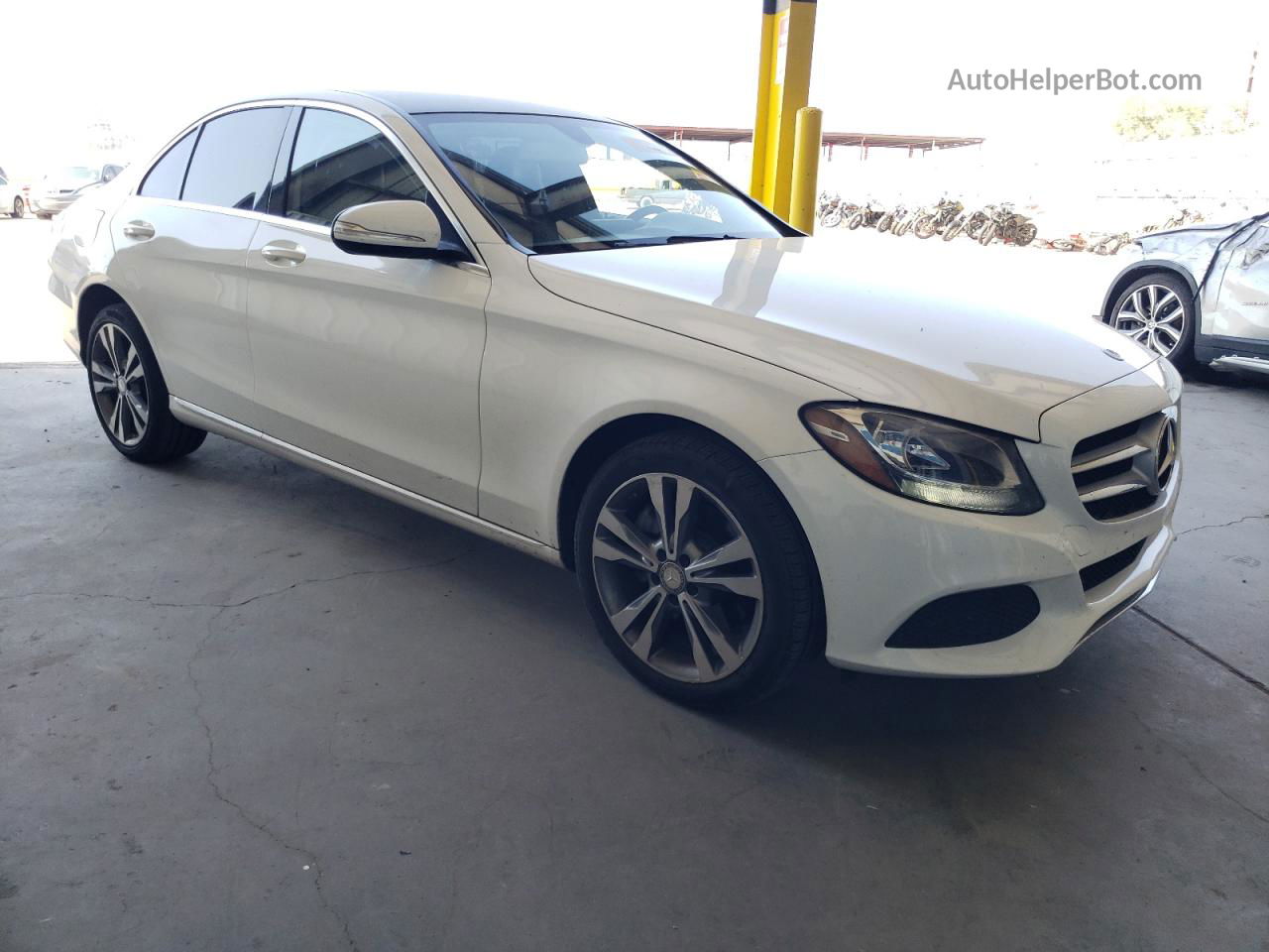 2015 Mercedes-benz C 300 4matic White vin: 55SWF4KB2FU040541