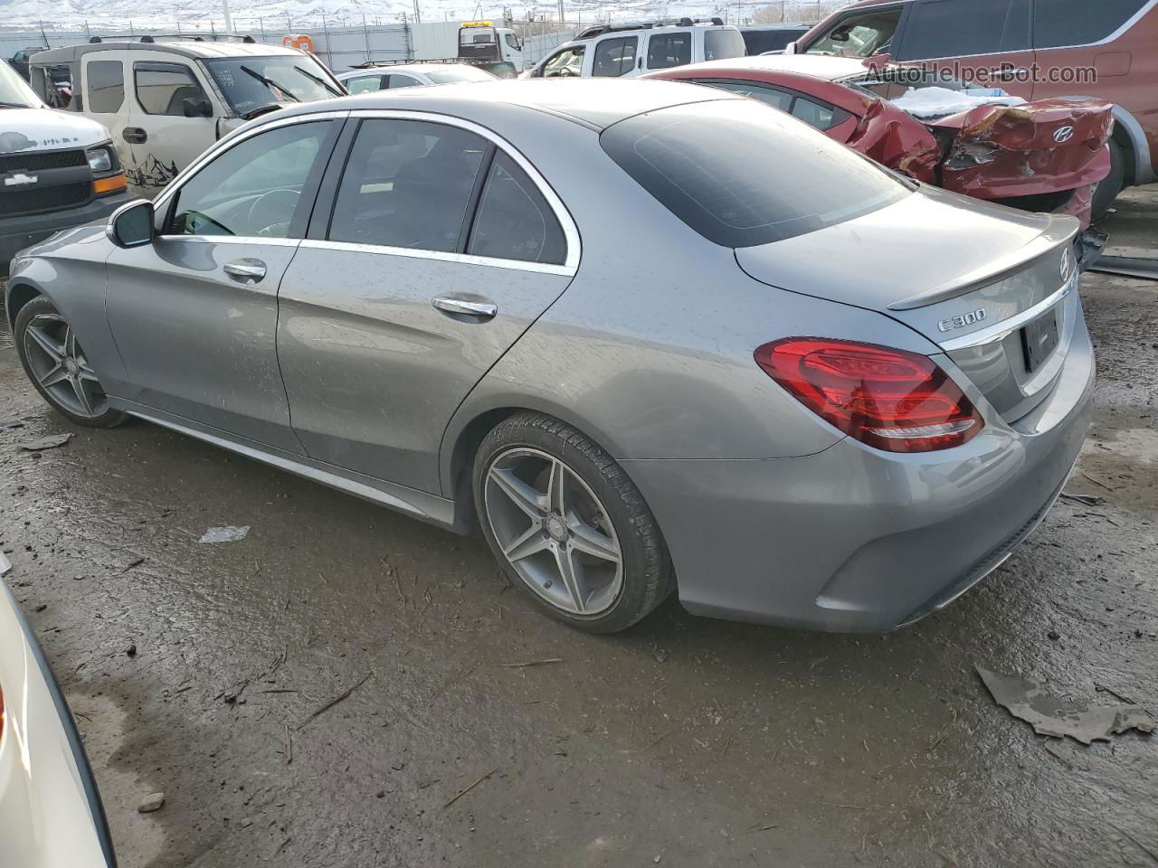 2015 Mercedes-benz C 300 4matic Серебряный vin: 55SWF4KB2FU069277