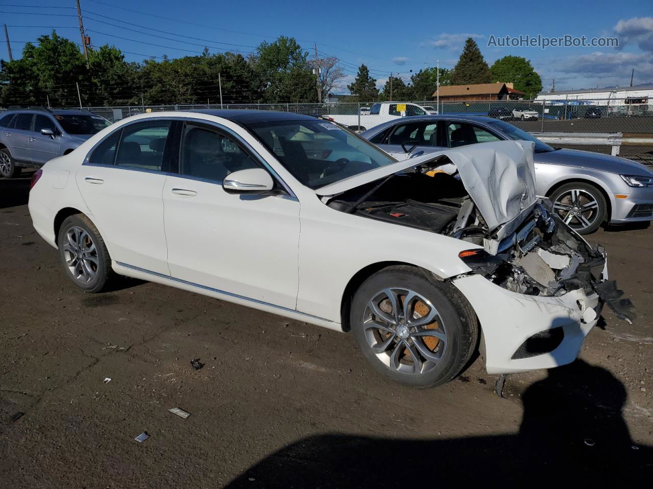 2015 Mercedes-benz C 300 4matic Белый vin: 55SWF4KB2FU095023