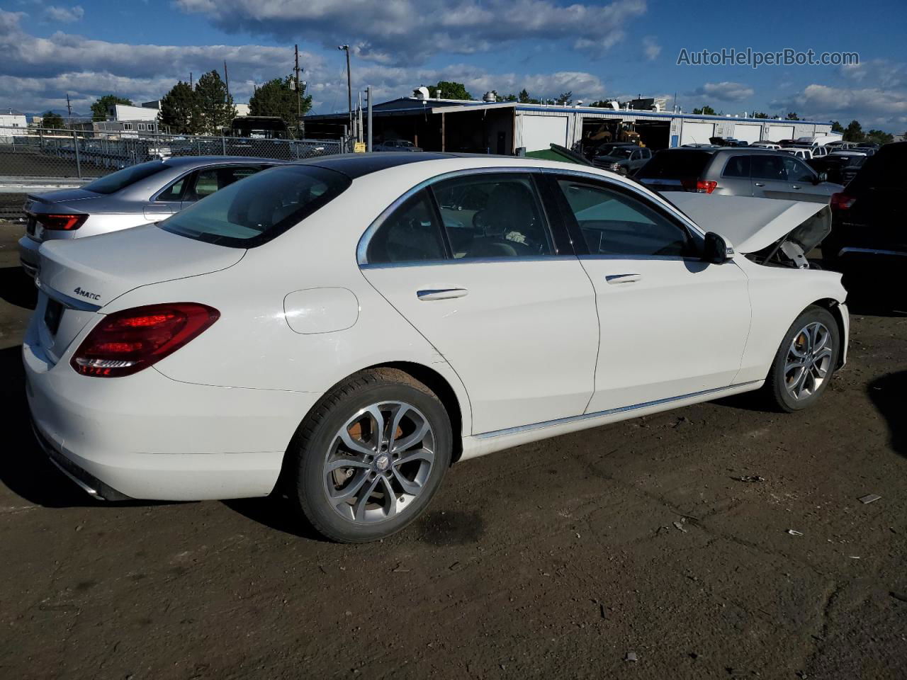 2015 Mercedes-benz C 300 4matic Белый vin: 55SWF4KB2FU095023