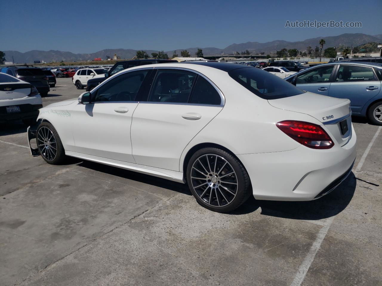 2015 Mercedes-benz C 300 4matic White vin: 55SWF4KB3FU028995