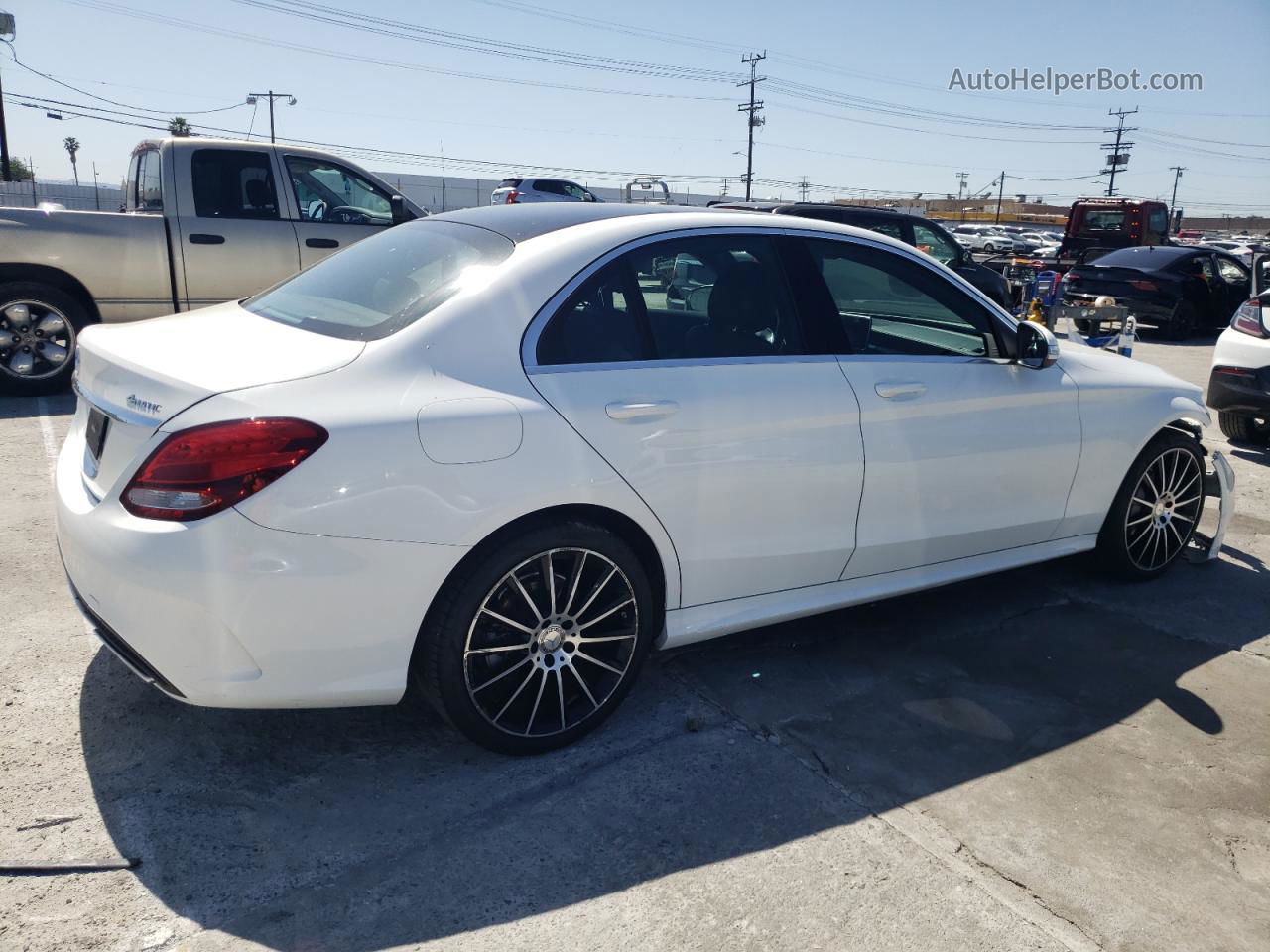 2015 Mercedes-benz C 300 4matic White vin: 55SWF4KB3FU028995