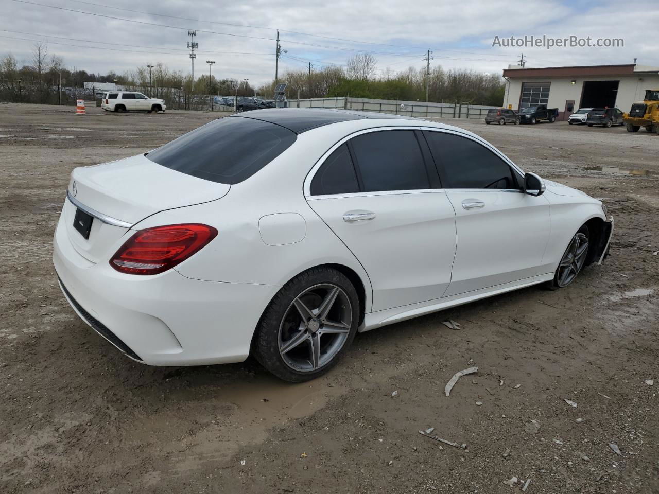 2015 Mercedes-benz C 300 4matic Белый vin: 55SWF4KB3FU035042