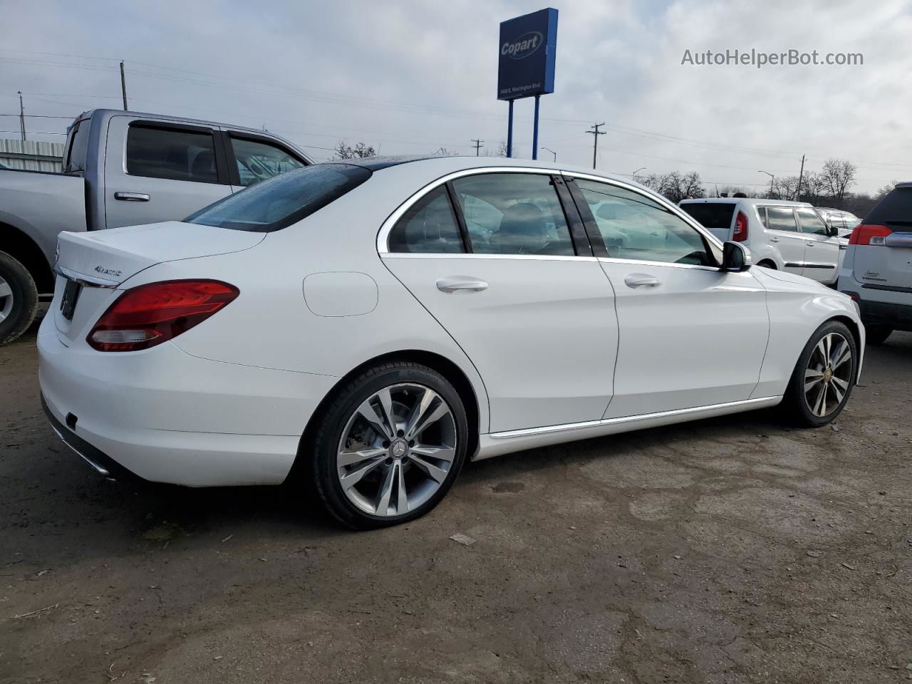 2015 Mercedes-benz C 300 4matic White vin: 55SWF4KB4FU010635