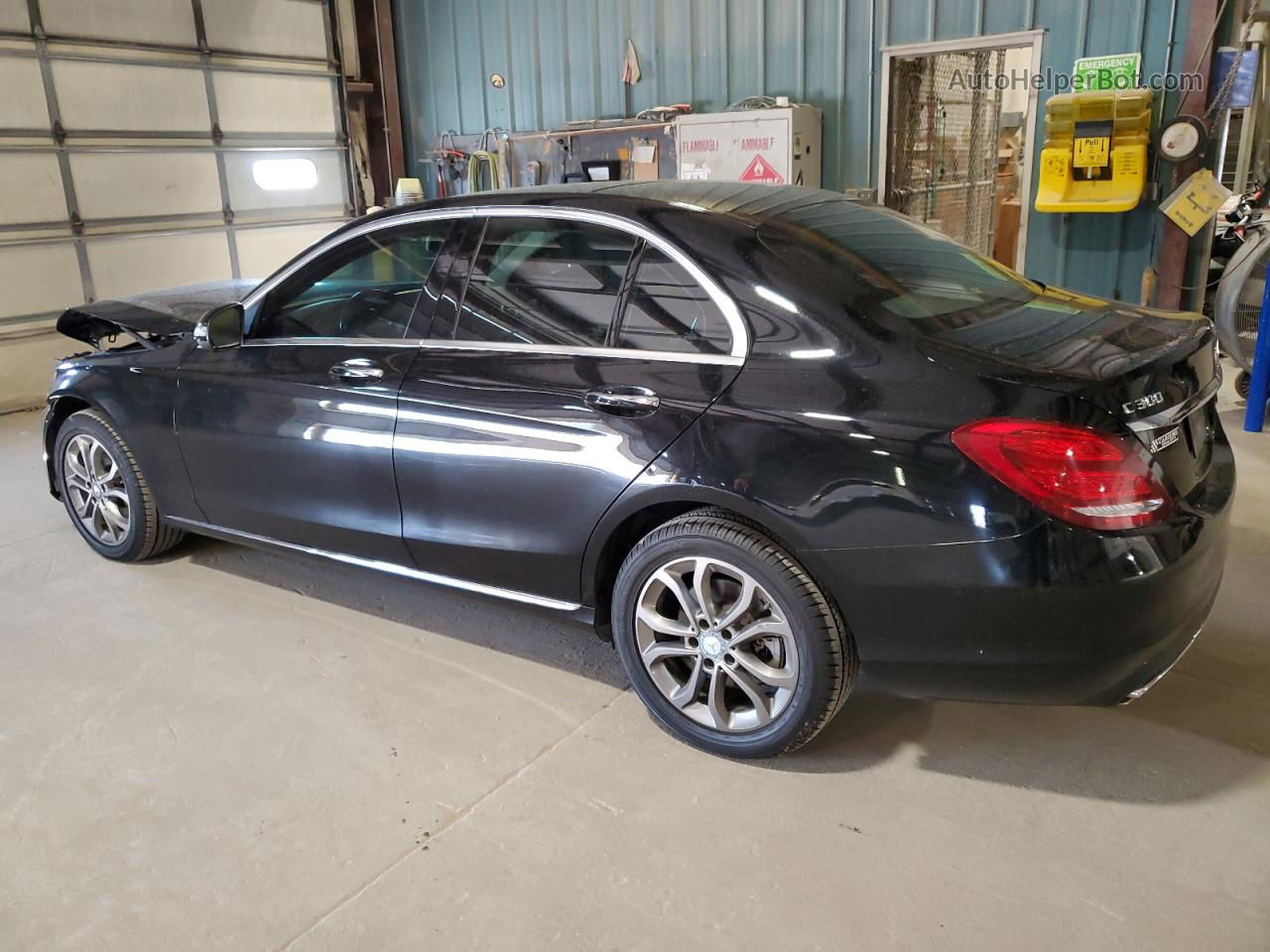 2015 Mercedes-benz C 300 4matic Черный vin: 55SWF4KB4FU047961