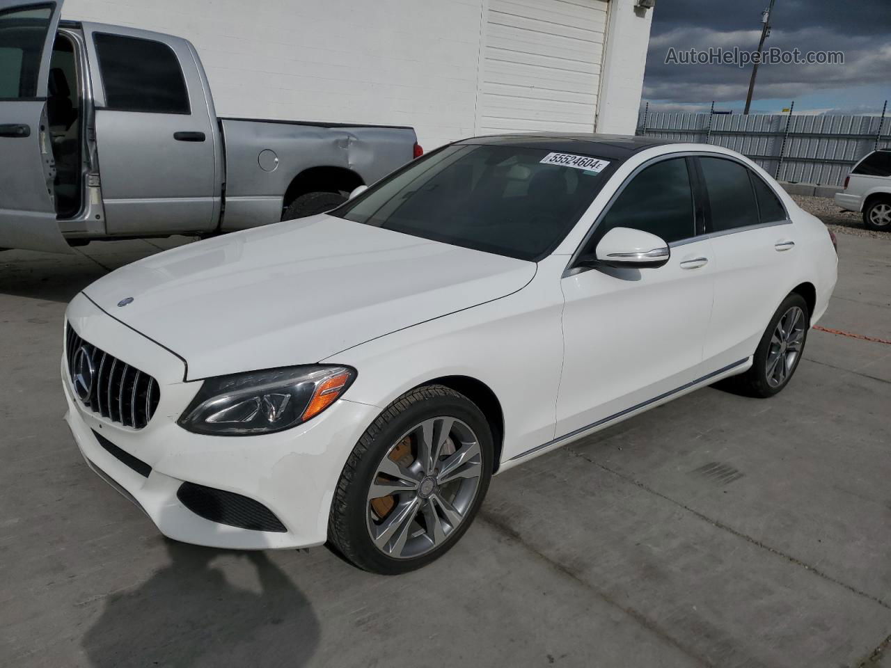 2015 Mercedes-benz C 300 4matic White vin: 55SWF4KB5FU001409