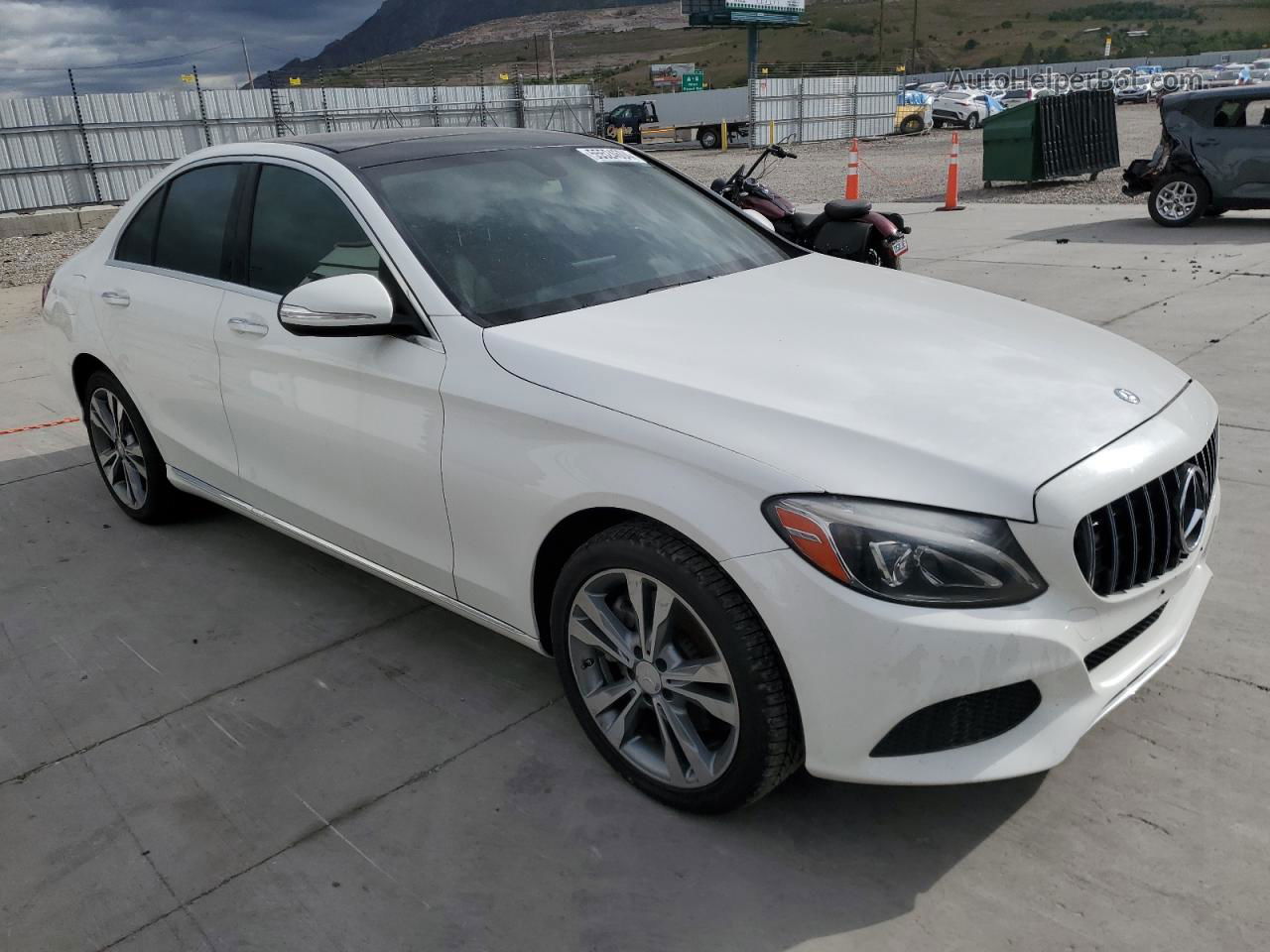 2015 Mercedes-benz C 300 4matic White vin: 55SWF4KB5FU001409