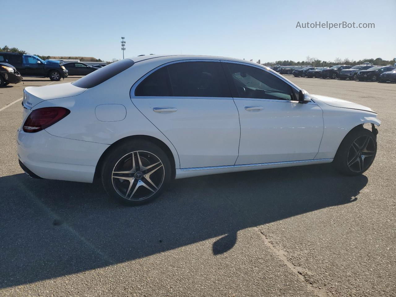 2015 Mercedes-benz C 300 4matic Белый vin: 55SWF4KB7FU030927