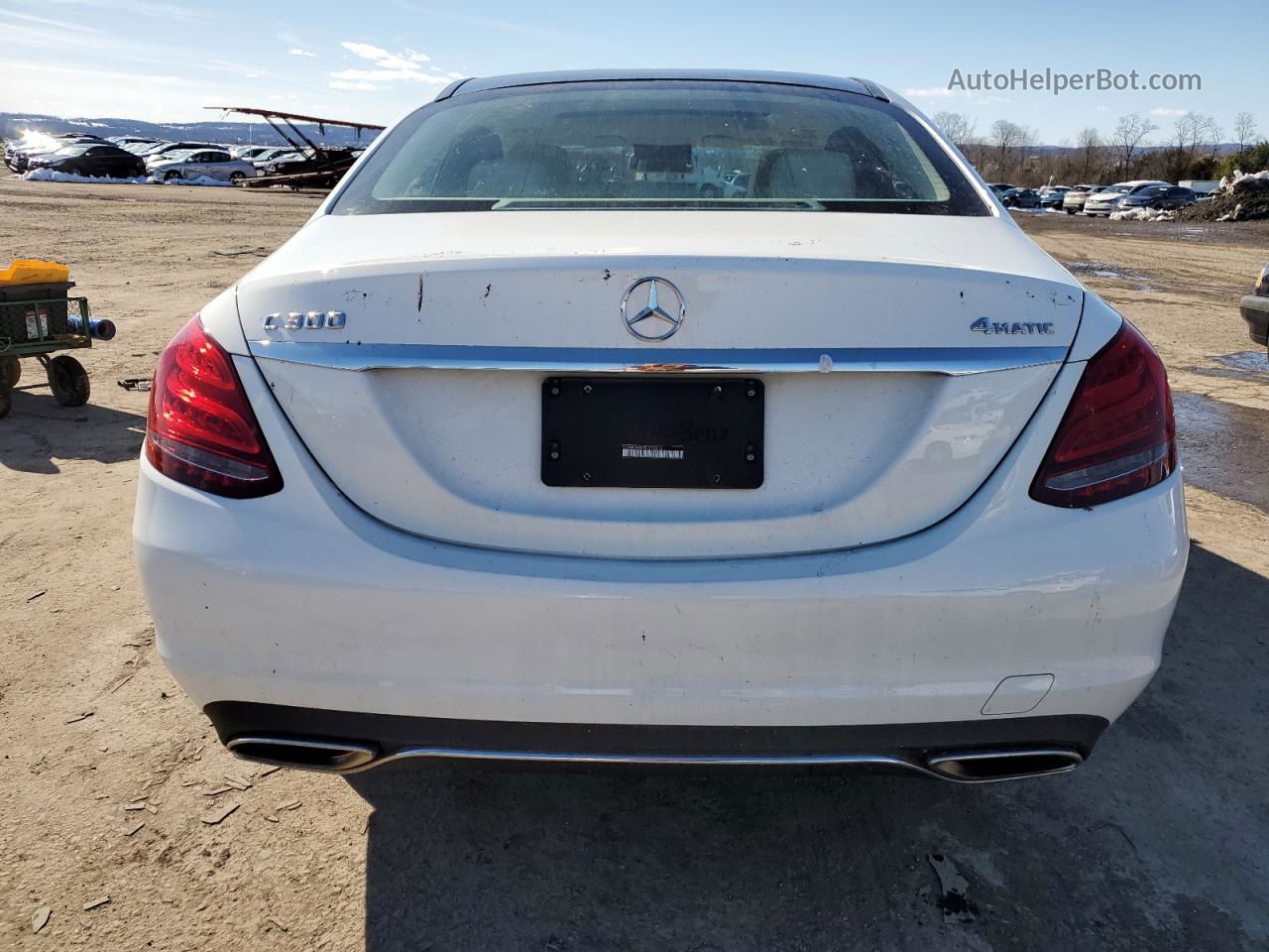 2015 Mercedes-benz C 300 4matic Белый vin: 55SWF4KB8FU092210