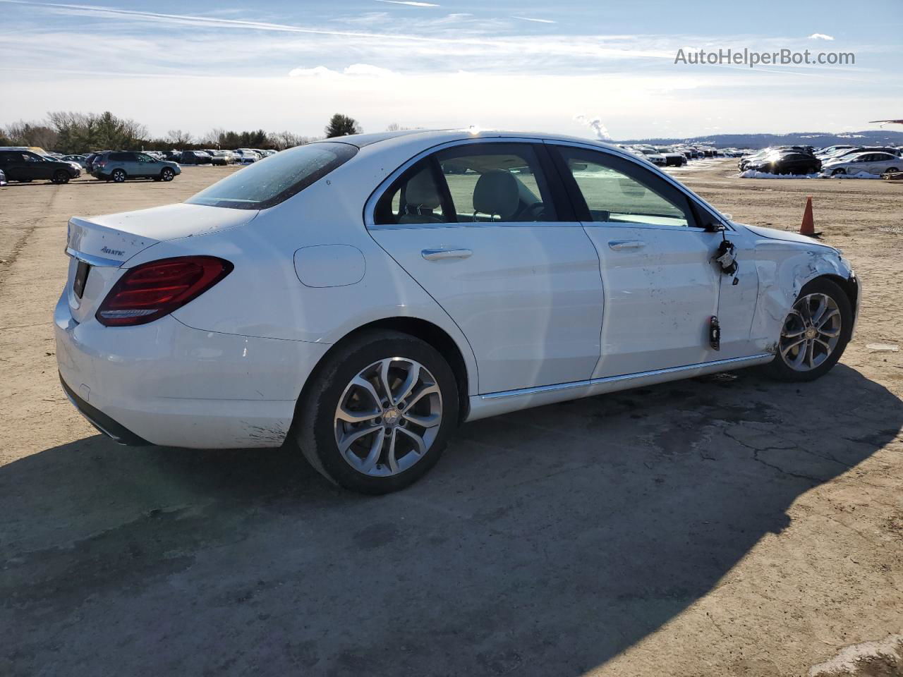 2015 Mercedes-benz C 300 4matic White vin: 55SWF4KB8FU092210