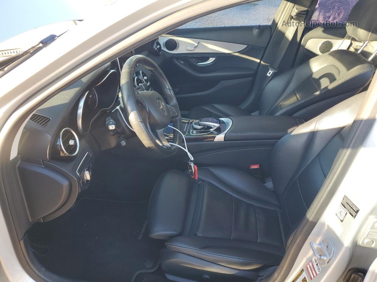 2015 Mercedes-benz C 300 4matic Серебряный vin: 55SWF4KBXFU015631