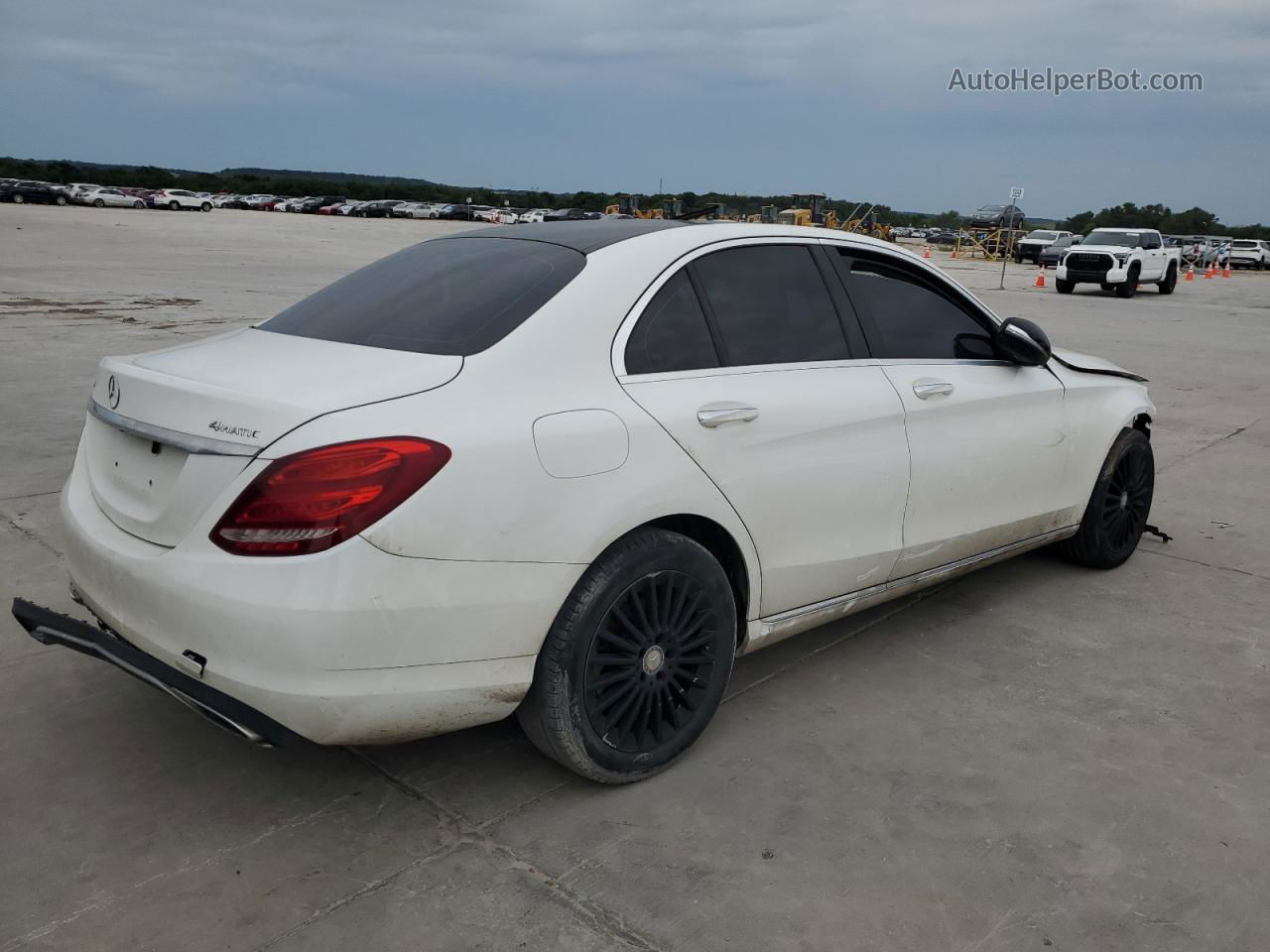 2015 Mercedes-benz C 300 4matic White vin: 55SWF4KBXFU035359