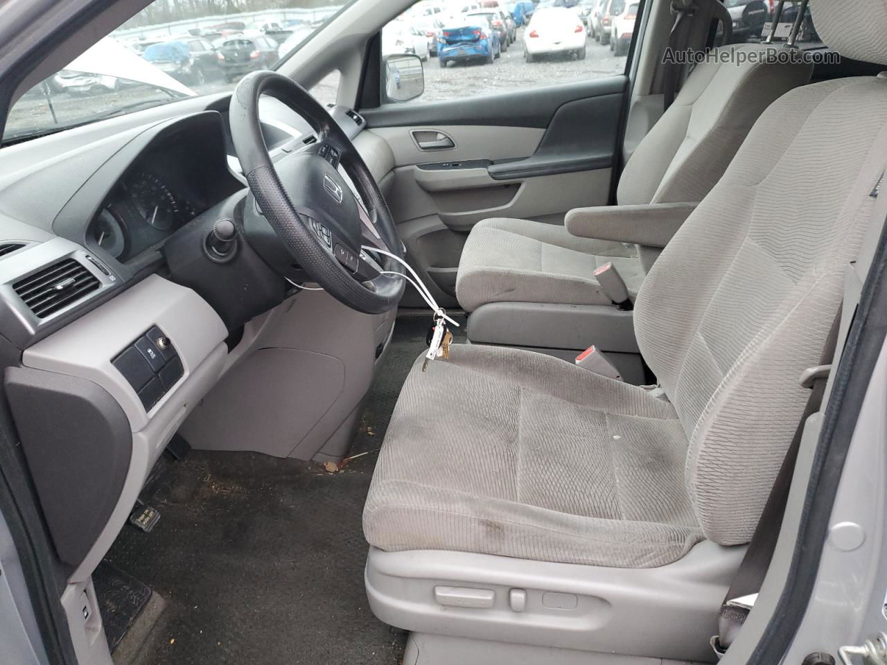 2013 Honda Odyssey Lx Серебряный vin: 5FNRL5H24DB052191