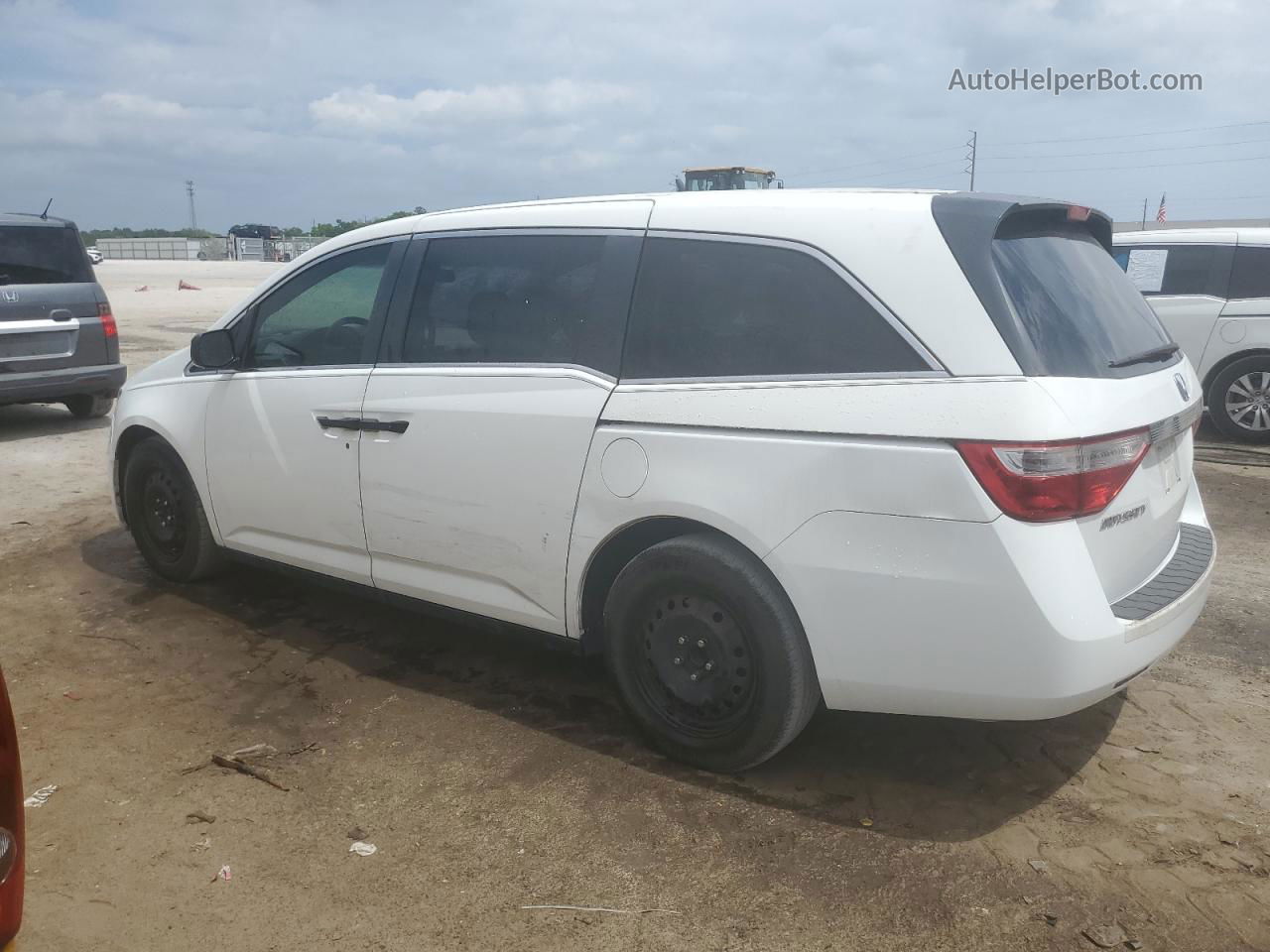 2013 Honda Odyssey Lx White vin: 5FNRL5H25DB071932