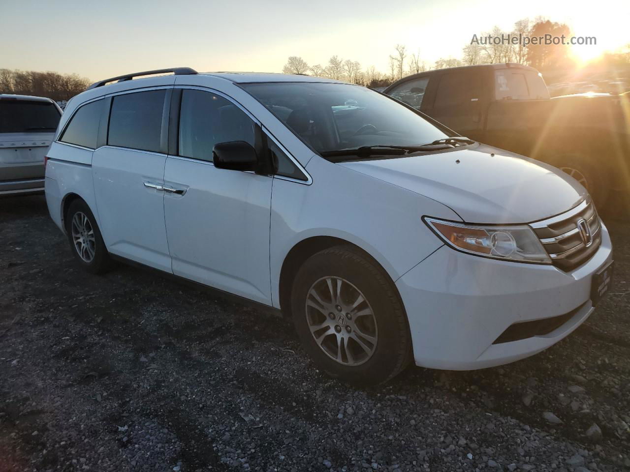 2013 Honda Odyssey Exl White vin: 5FNRL5H67DB053970