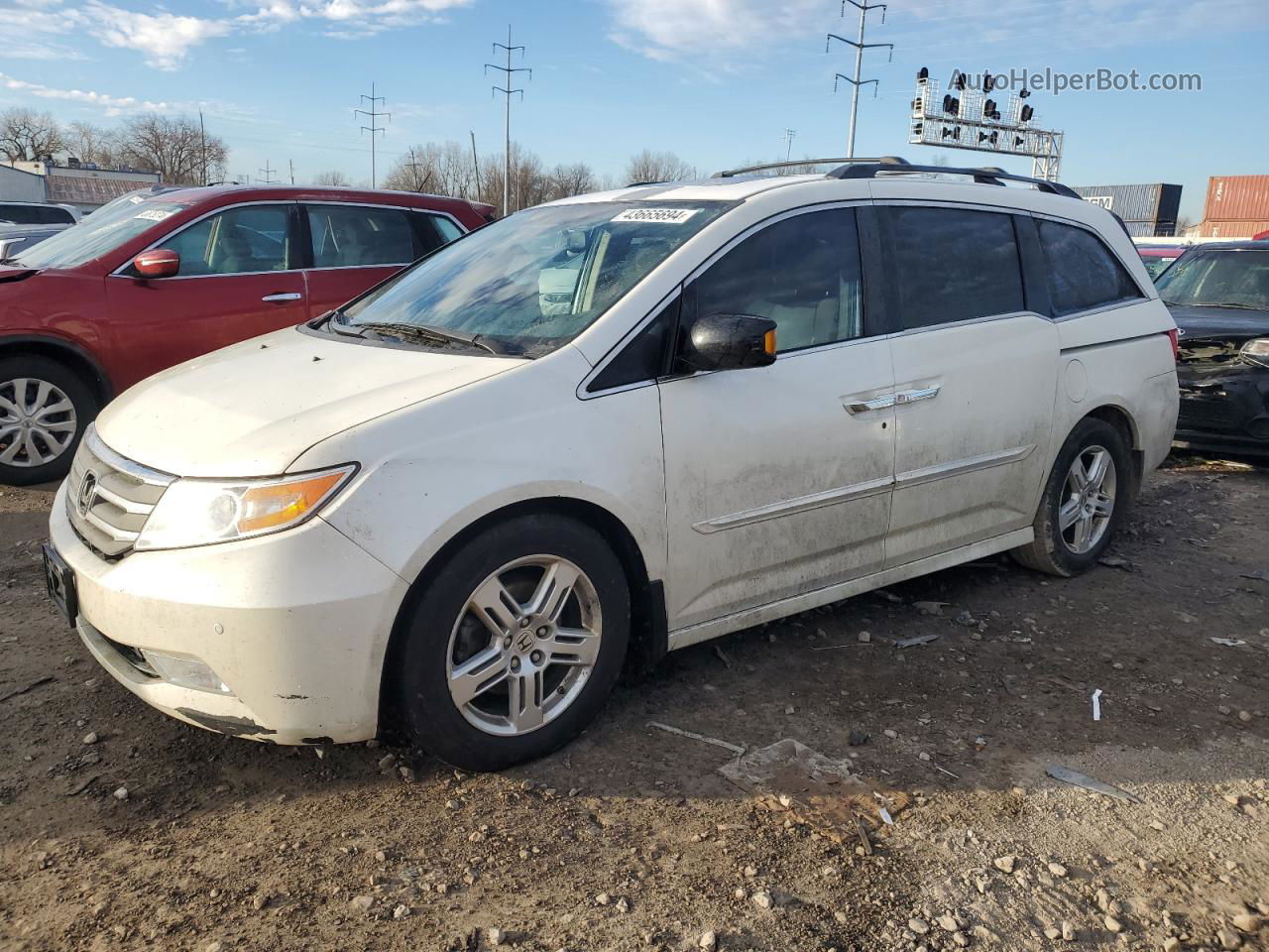 2013 Honda Odyssey Touring White vin: 5FNRL5H90DB016947