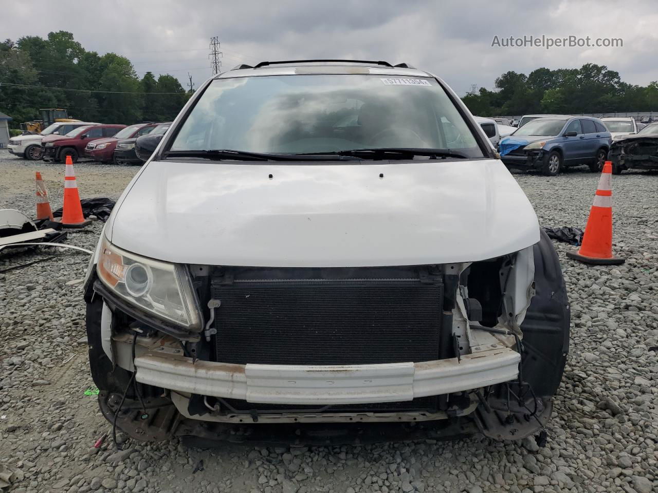 2013 Honda Odyssey Touring White vin: 5FNRL5H90DB047728