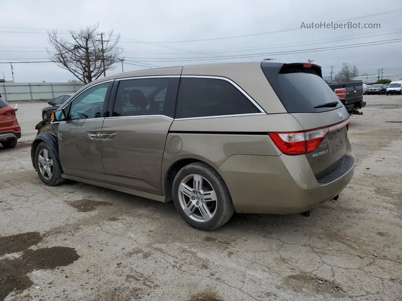 2013 Honda Odyssey Touring Cream vin: 5FNRL5H90DB050967