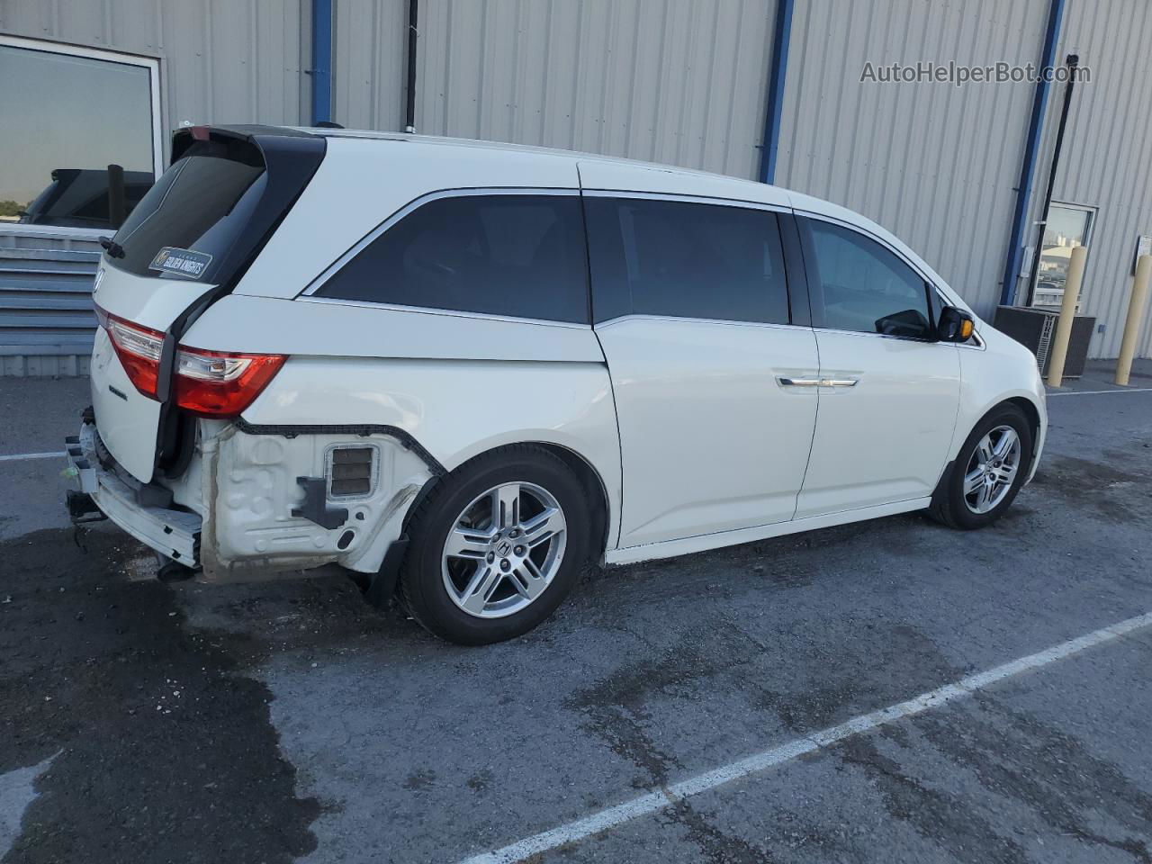 2013 Honda Odyssey Touring White vin: 5FNRL5H91DB007755