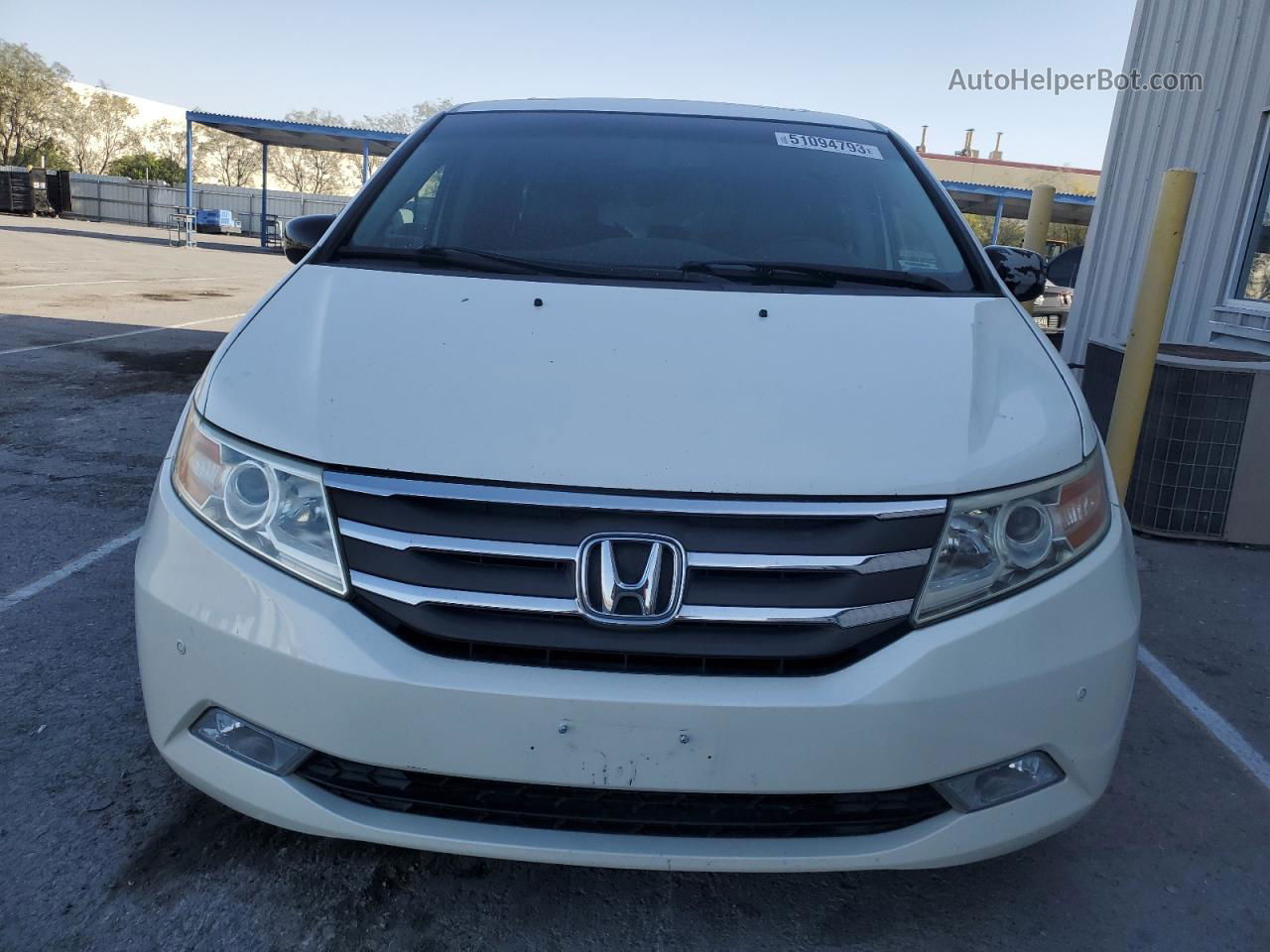 2013 Honda Odyssey Touring White vin: 5FNRL5H91DB007755